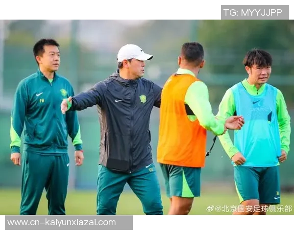 拉米罗首次公开带队训练分组对抗战术布局引关注